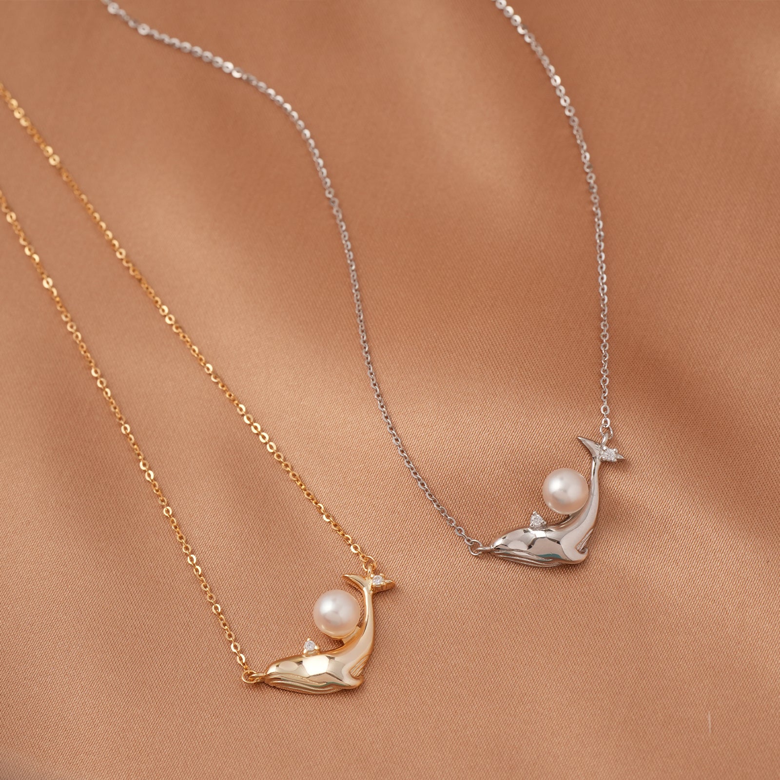 Personalized Round Freshwater Pearl Dolphin Necklace with Custom Name Disc