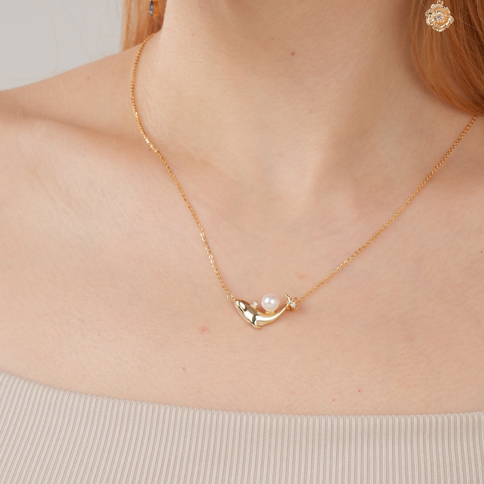 Personalized Round Freshwater Pearl Dolphin Necklace with Custom Name Disc
